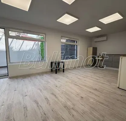 Photo 2 — 3-room apartment with yard in Kolhozen pazar, Varna