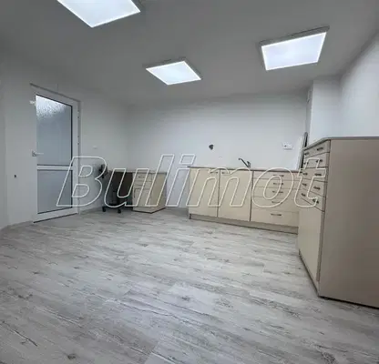 Photo 3 — 3-room apartment with yard in Kolhozen pazar, Varna