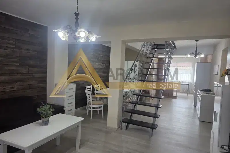 Spacious 4-room maisonette in Kolhozen pazar, Varna
