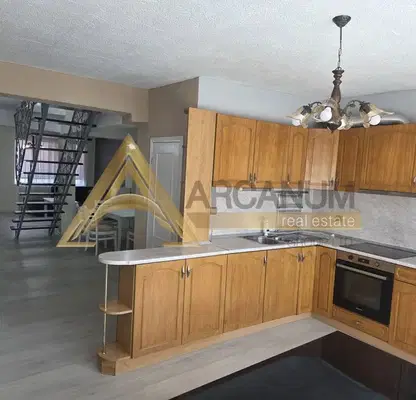 Photo 2 — Spacious 4-room maisonette in Kolhozen pazar, Varna