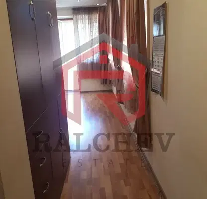 Снимка 4 — Двустаен апартамент с тераса в Колхозен пазар, Варна