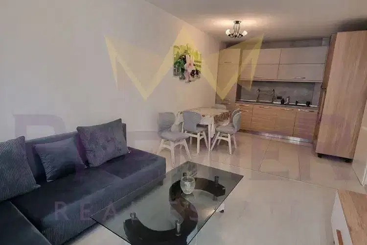 Two-room apartment with terrace in Kolhozen pazar, Varna