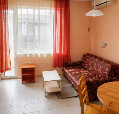 Photo 3 — Two-room apartment on the third floor in Kolhozen pazar, Varna