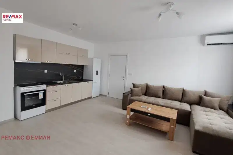 Two-room apartment with terrace in Kolhozen pazar, Varna
