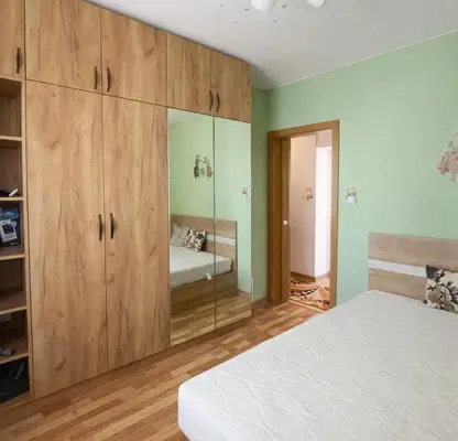 Снимка 2 — Тристаен апартамент в Колхозен пазар, Варна, 3-ти етаж
