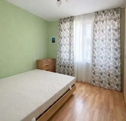 Снимка 3 — Тристаен апартамент в Колхозен пазар, Варна, 3-ти етаж