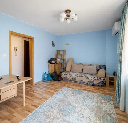 Снимка 5 — Тристаен апартамент в Колхозен пазар, Варна, 3-ти етаж