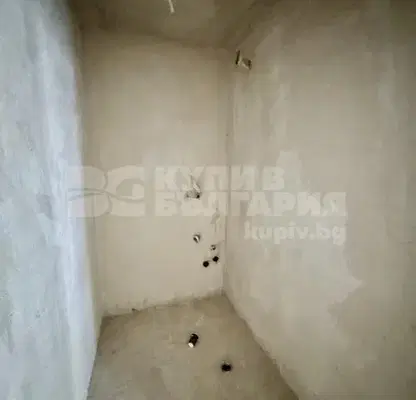Снимка 4 — Тристаен апартамент 102 кв.м в Левски 1, Варна с южно изложение