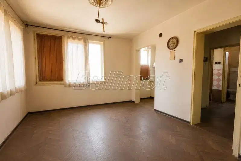 4-room apartment with balcony in Levski district, Varna