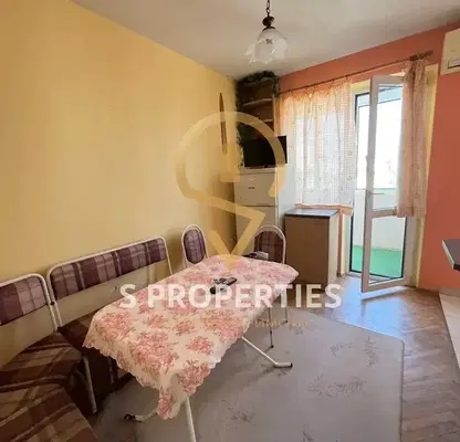 Снимка 3 — Тристаен апартамент с остъклена тераса в Левски, Варна
