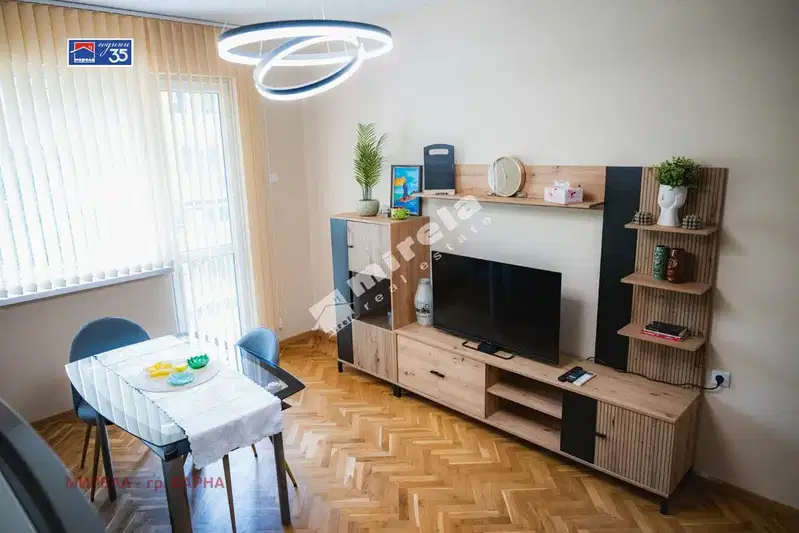 Тристаен апартамент с два балкона в Левски, Варна