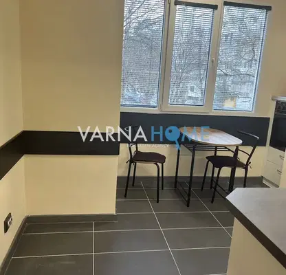 Снимка 5 — Тристаен апартамент с тераса в Левски 2, Варна