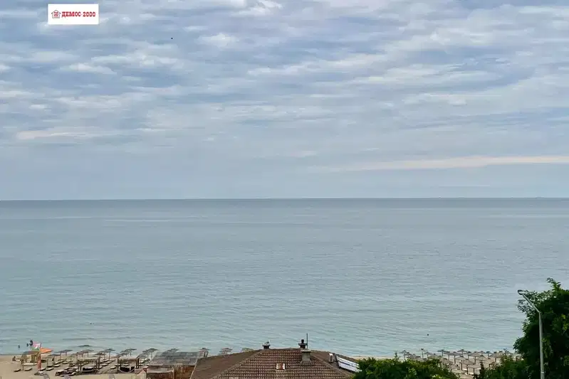 Two-room apartment with sea view in m-t Alen mak, Varna