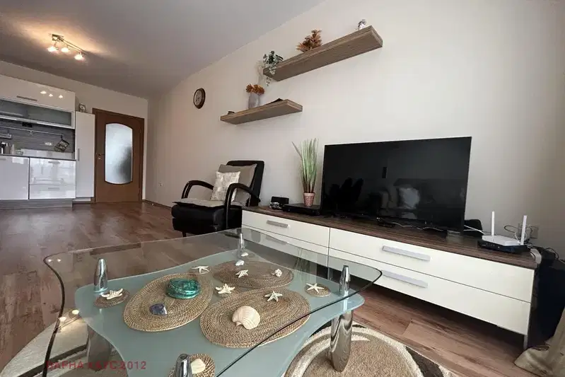 Three-room apartment with sea view in m-t Evksinograd, Varna