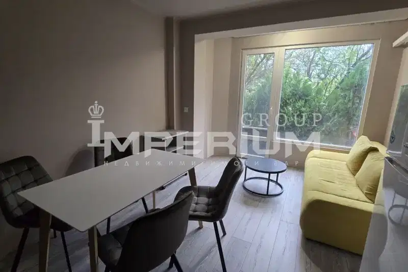 Двустаен апартамент с двор в м-т Горна Трака, Варна