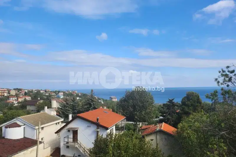 Three-room apartment with sea view in m-t Manastirski rid, Varna