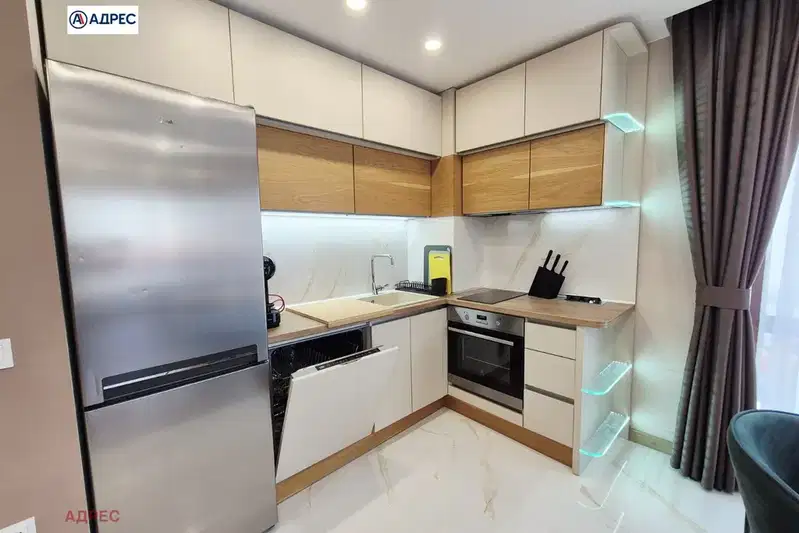 Three-room apartment with terrace in m-t Pchelina, Varna