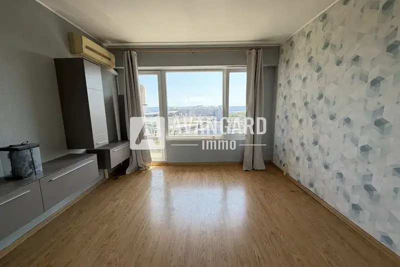 Three-room apartment with terrace in Mladost 1, Varna