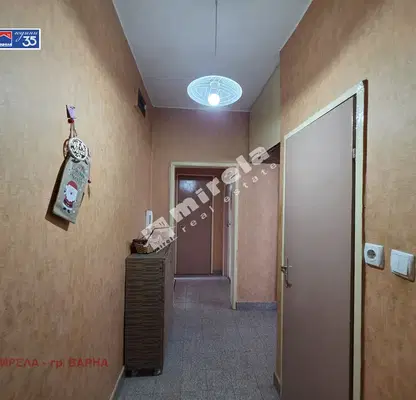 Photo 5 — Three-room apartment with two balconies in Mladost 2, Varna