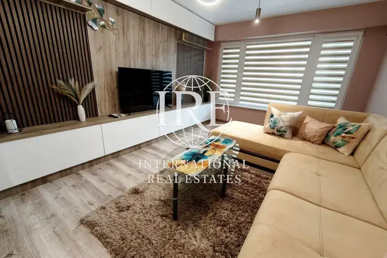 Three-room apartment with designer renovation in Mladost 2, Varna