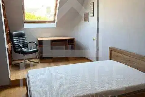 Просторен 2-стаен апартамент до Окръжна болница във Варна