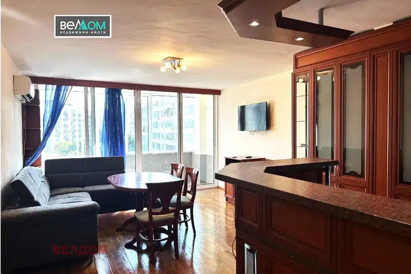 Three-room apartment with two bedrooms near Okrazhna Hospital in Varna