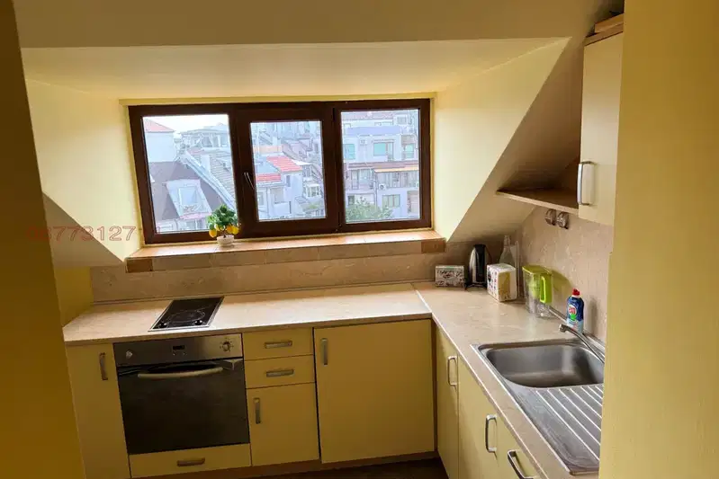3-room apartment on top floor in Okrazhna bolnitsa-Generali, Varna