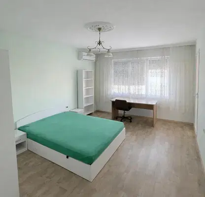 Снимка 3 — Тристаен апартамент в Окръжна болница, Варна, 3-ти етаж