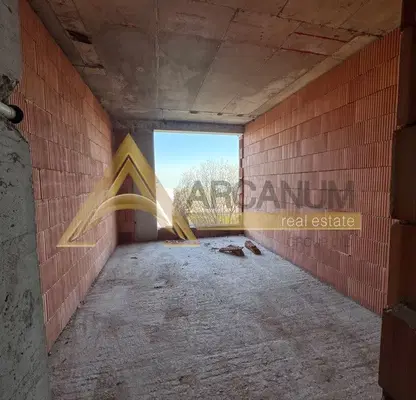Photo 3 — 2-room apartment with yard in the Opera area, Varna