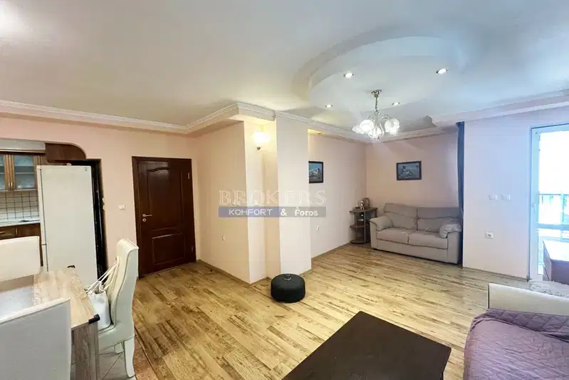 Three-room apartment in Opera, Varna with balcony and basement storage