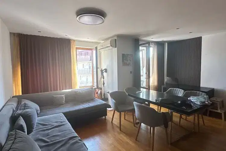 Three-room apartment with terrace in central Varna, Opera district
