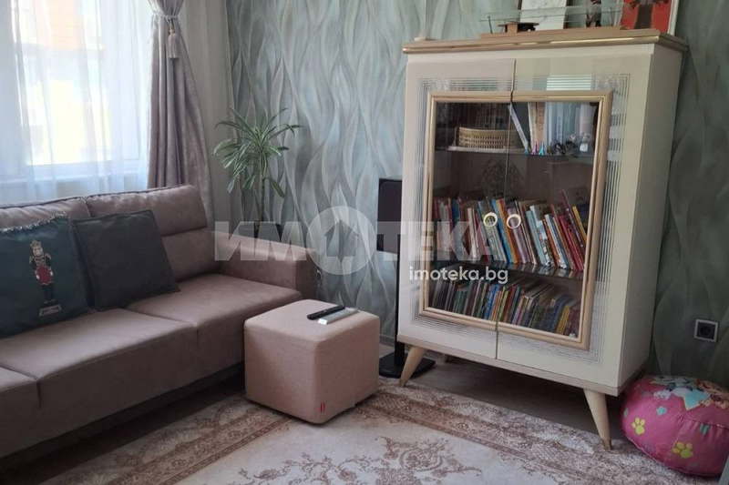 3-bedroom apartment in Varna, Pobeda