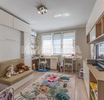 Photo 3 — Three-room apartment in Pobeda, Varna with terrace and elevator
