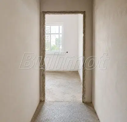 Photo 5 — Three-room apartment with two balconies in Pobeda district, Varna