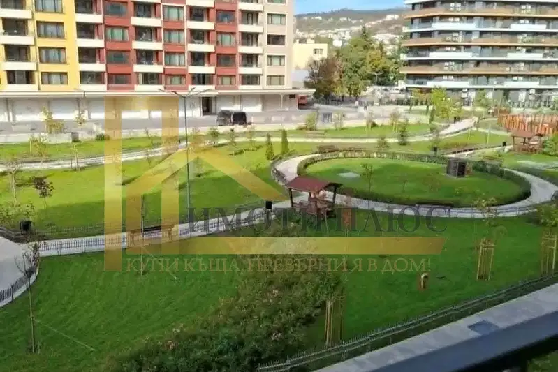 Едностаен апартамент в комплекс Фемили Гардън, Варна, с тераса