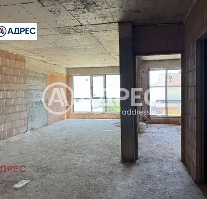 Снимка 4 — Двустаен апартамент с голяма тераса и морска панорама в Свети Никола, Варна
