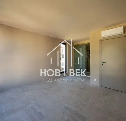 Снимка 3 — Тристаен апартамент с морска панорама в Свети Никола, Варна