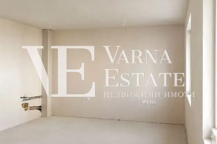 One-room apartment in Troshevo with new-build and elevator