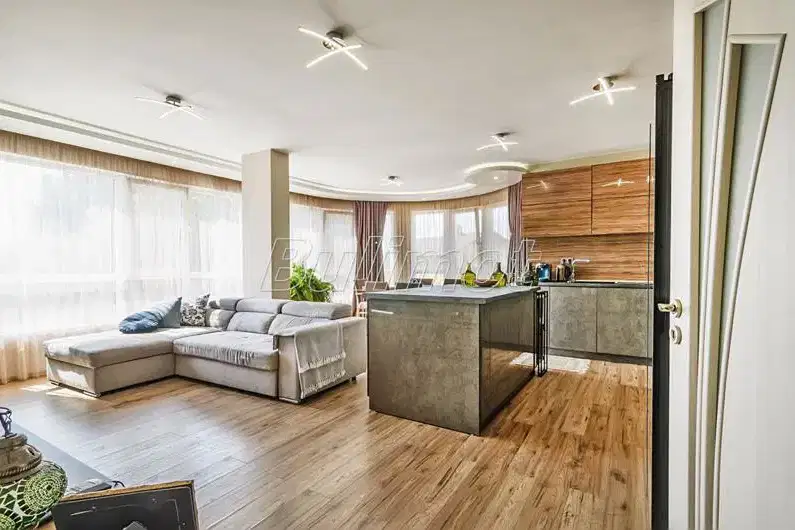 3-bedroom apartment in Varna, Troshevo