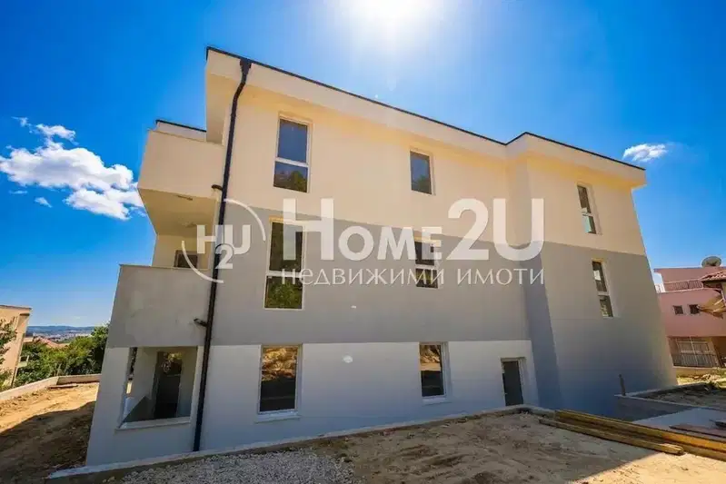 Two-room apartment with yard in Vinitsa district, Varna
