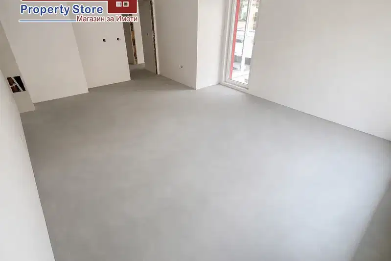 Three-room apartment in Vinitsa with terrace and parking space