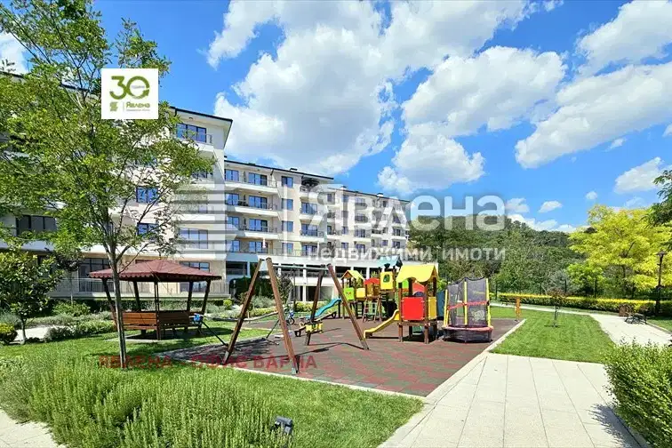 Three-room apartment with two terraces in Vinitsa, Varna