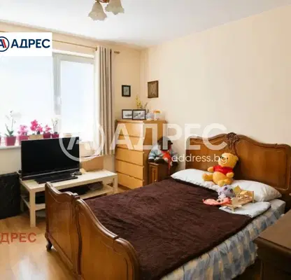 Снимка 3 — Тристаен апартамент с голяма тераса във Виница, Варна