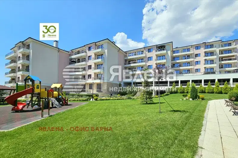 Three-room apartment with large veranda in Vinitsa, Varna