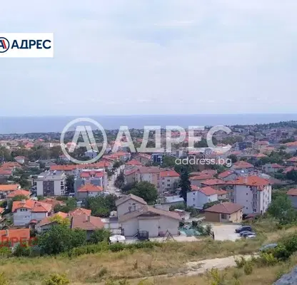 Снимка 3 — Тристаен апартамент с морска панорама във Виница, Варна
