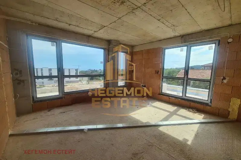 Three-room apartment with large terrace in Vinitsa, Varna