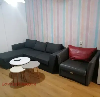 Photo 2 — Two-room apartment with south aspect in Varna, Cherven Ploshtad