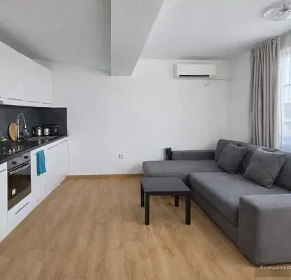 Photo 2 — Three-room apartment on top floor in Varna, Cherven Ploshtad