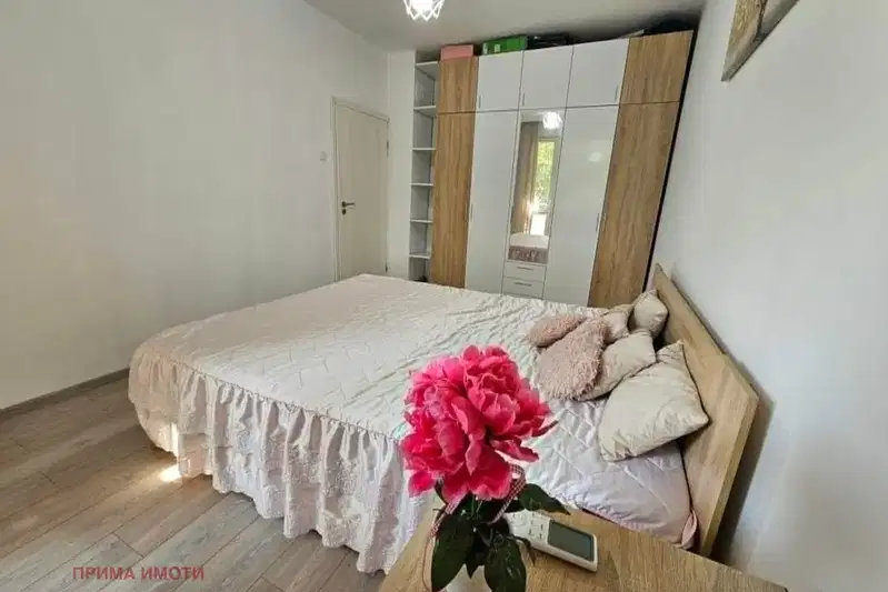 Brick 2-room apartment with terrace in Vladislav Varnenchik, Varna