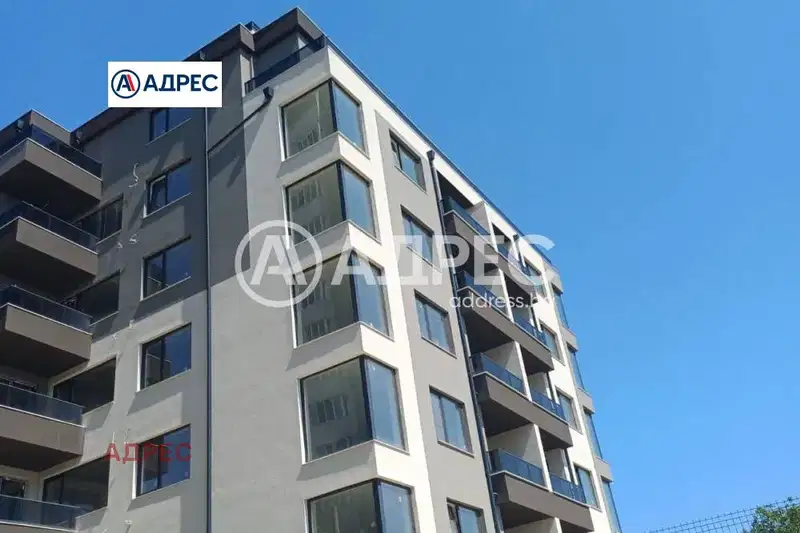 Two-room apartment with panoramic view in Vladislav Varnenchik